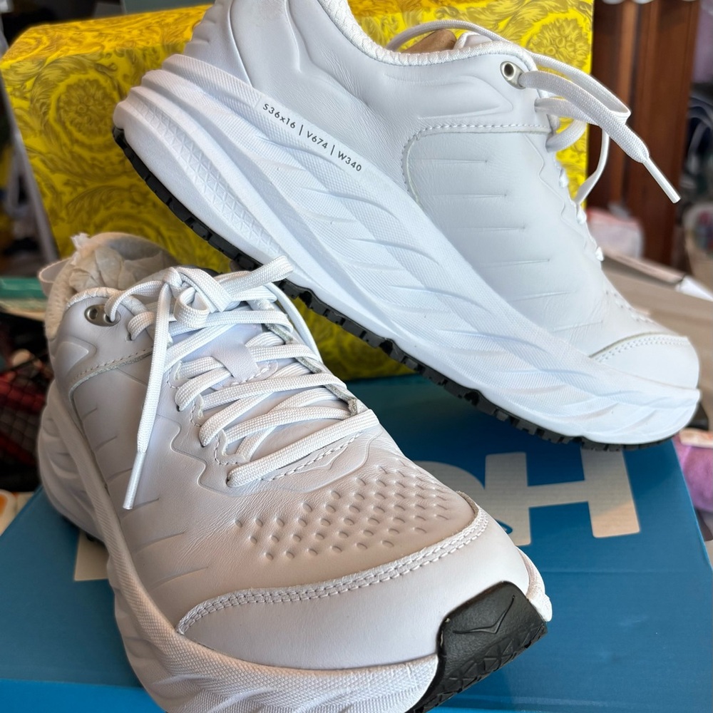 NEW in Box Hoka One One Bondi SR White Sneakers Shoes 1110521 Women’s Size 9.5